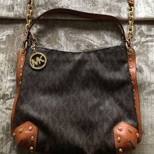 Crossbody purse